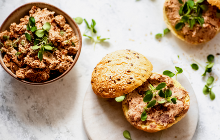 Przepis fitness: Wegańska pasta z tofu i suszonymi pomidorami